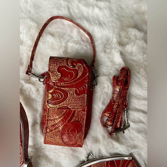 Like New Beautiful Vintage Wilson’s rare embossed Italian Leather 4 pc set. - Picture 7 of 14